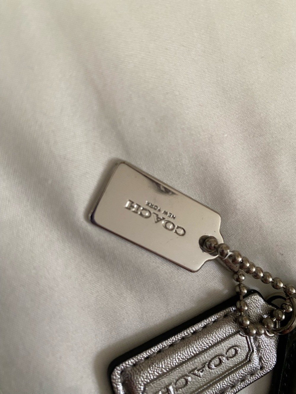 Coach rare keychain set! Leather and metal - Picture 5 of 7